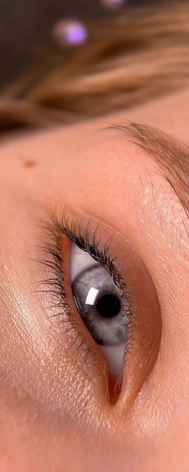 Wimpernlifting München seitlich — vorher