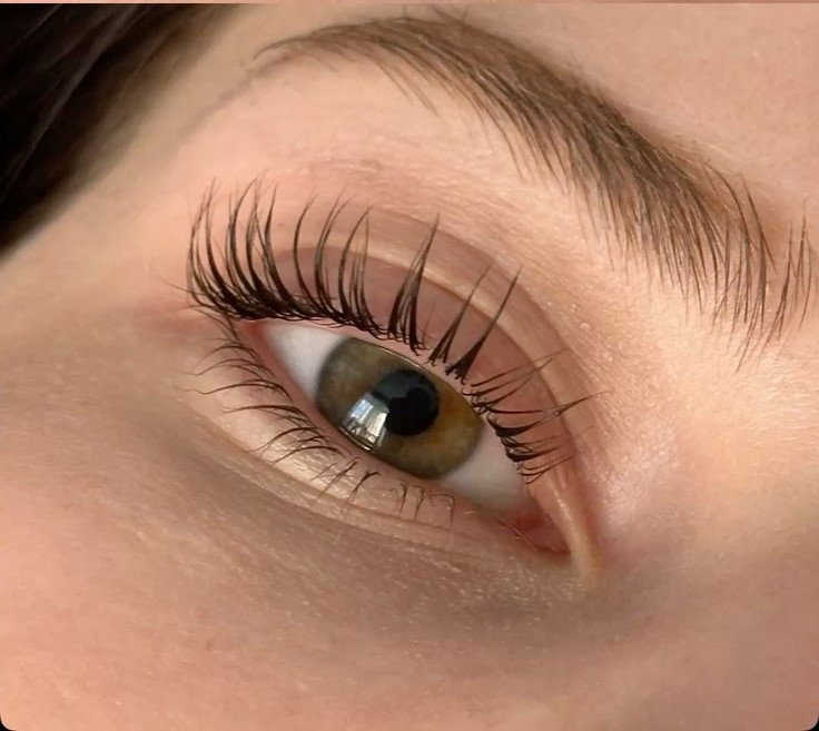 Wimpernlifting Ergebnis — geschwungene, natürliche Wimpern in München